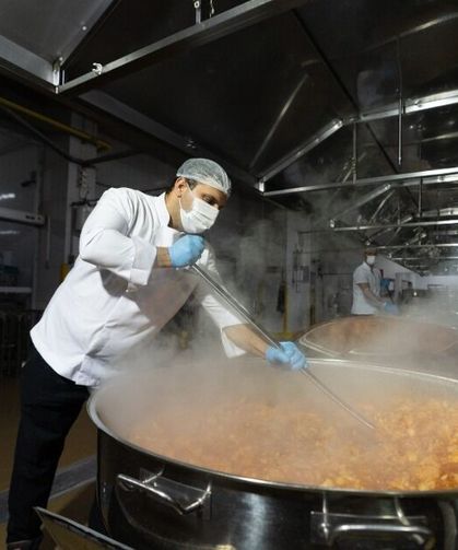 Gün doğmadan mesai başlıyor! Günde 42 bin kişiye sıcak yemek