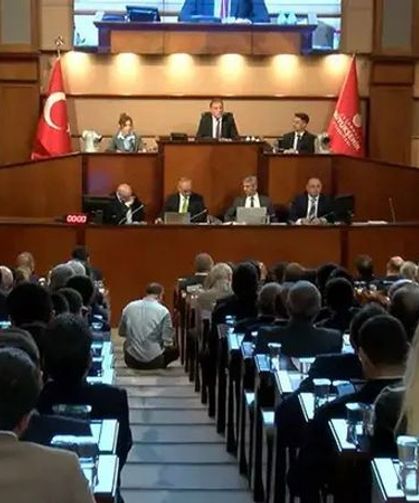İBB Meclisi’nde “Senin Kocan Nerede?” gerginliği!