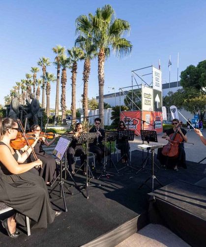 İzmir Fuarı’nda bir ilk! Şef koltuğuna bu kez ziyaretçiler oturdu