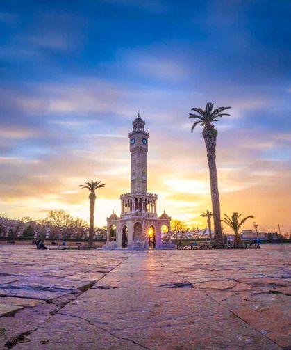 İzmir’in geçmişine dijital yolculuk! Kent Rehberi yenilendi