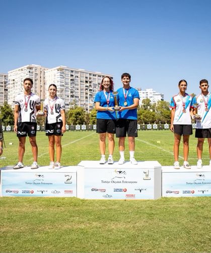 İzmirli okçular Türkiye Şampiyonası’na damga vurdu: 4 kupa, 1 madalya