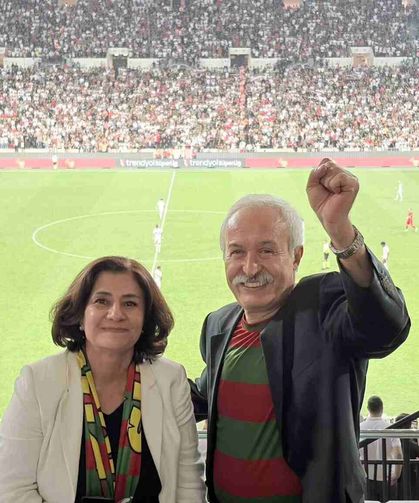 ''Beşiktaş'ın ayakları titredi, kanatları kırıldı'' diyen Selçuk Mızraklı'ya Ankara'dan davet!