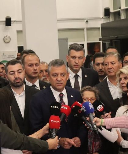 'Kimse moralini bozmasın, dimdik ayaktayız' mesajı veren Özgür Özel'den yeni kanal sinyali: İmece usulü yeni kanal kurarız!