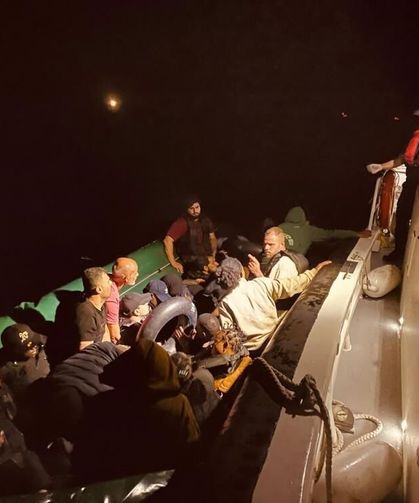 Seferihisar açıklarında 31 düzensiz göçmen yakalandı