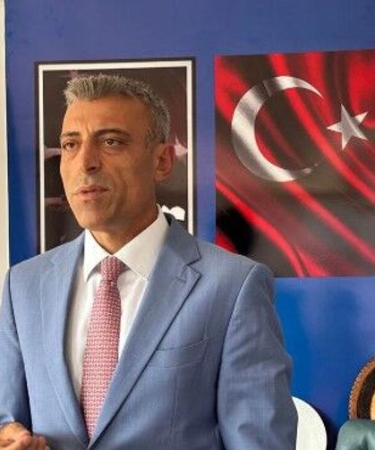 'Yeni Parti' isim krizinde sıcak gelişme! Yenilik Partisi tek gündemle olağanüstü toplanıyor