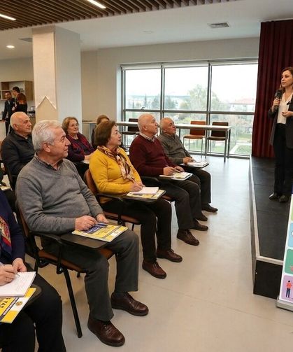60 yaşından sonra sınavsız, diplomalı heyecan: Buca 3. Yaş Üniversitesi açılıyor