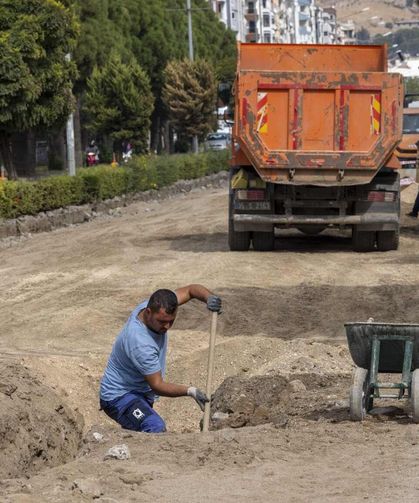 Bergama’daki o bölgede büyük değişim! Altyapı tamamlanıyor, asfalt geliyor
