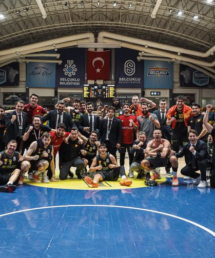 Göztepe son saniyede güldü! İzmir’in Gardiyanları Konya’da kazandı