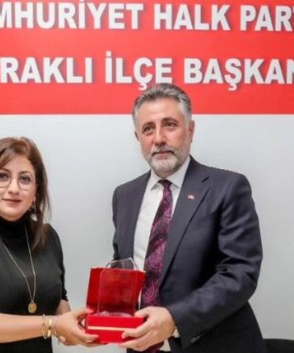 Bayraklı Belediyesi'ne operasyonda gözaltı listesinde kimler var? Listede CHP Bayraklı İlçe Başkanı Didem Gültekin sürprizi