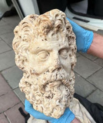 İzmir Konak'ta Roma Tanrısı Zeus’un başı ele geçirildi!