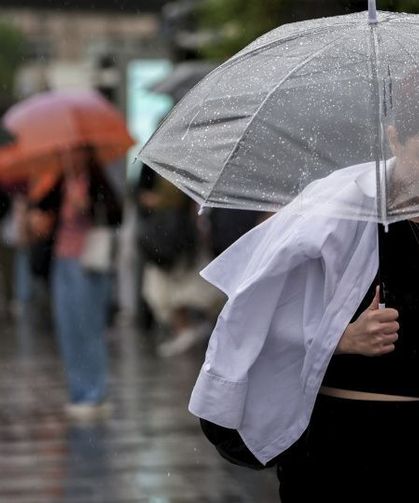 İzmir ve Ege'de hava aniden değişiyor! Meteoroloji'den sağanak yağış ve fırtına uyarısı: 12-14 Ekim'de sıcaklıklar çakılacak!