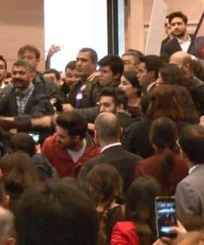 AK Parti İzmir il eski başkanı emekli hakim Ömür Kabak'tan meslektaşlarına çağrı: Hanımlar ve beyler! Ayıp oluyor, kendinize gelin