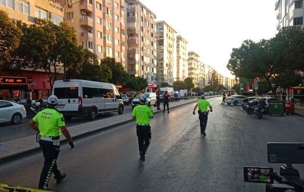 İzmir'de banka soygunu girişimi: İçeride rehineler var!