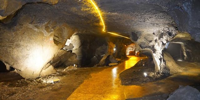 Rize'deki Pileki Mağarası güzelliği ile büyülüyor
