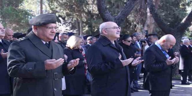 Çanakkale şehitleri İzmir'de törenle anıldı