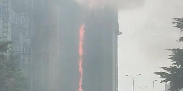 Beylikdüzü&#039;nde iş merkezinde yangın -1