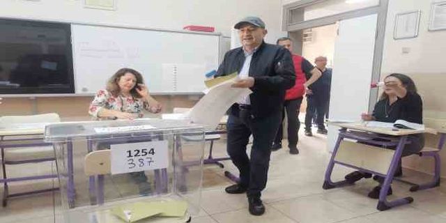 İzmir'de seçim günü 15 bin 749 personel görevde