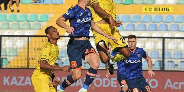 İstanbulspor - Başakşehir: 0-2  Üstün oynayan kazandı