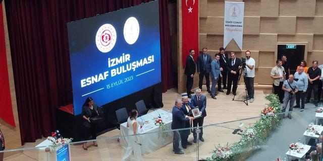Bakan Işıkhan'dan net mesaj: İzmir esnafının sorunları çözülecek