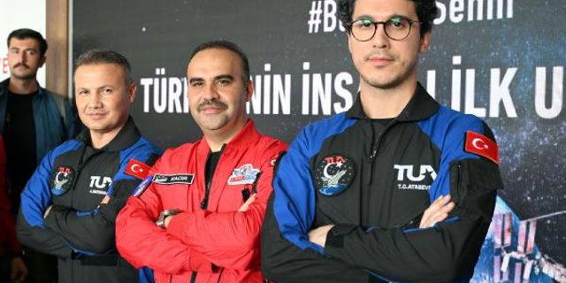 Türkiye'nin ilk uzay yolcuları,  ziyaretçileri ile buluştu