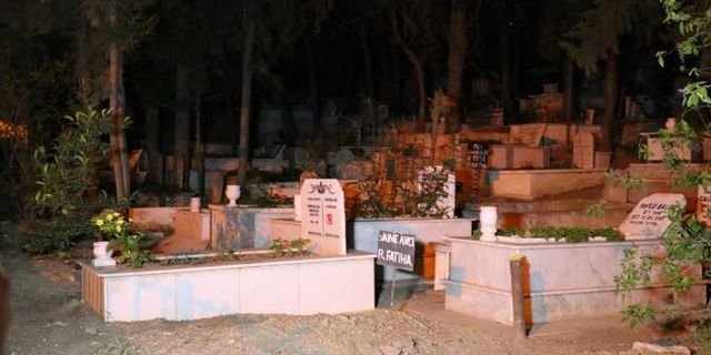 Vicdansızlık! İzmir'de 1 günlük bebeği mezarlığa terk ettiler!