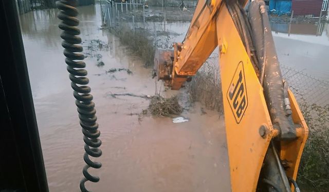 Menteşe Belediyesi, şiddetli yağışlara karşı seferber oldu
