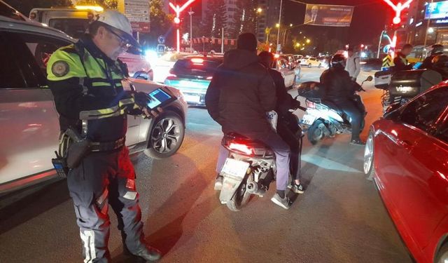 Adana'da kural tanımaz motosikletlilere gözdağı