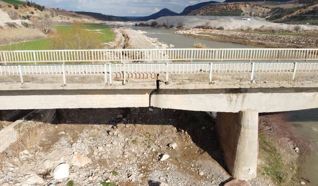 6 Şubat depreminde zarar görmüştü, köylülerden yetkililere yardım çığlığı!