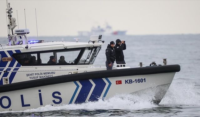 Marmara'da umut ışığı sönmedi: 5 denizci için arama kurtarma devam ediyor