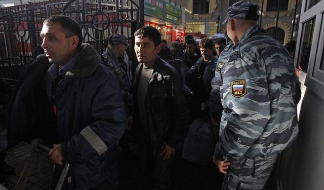 Yaşanan Saldırının Ardından Rusya'daki Orta Asya Göçmenleri Irkçılığa Maruz Kaldı