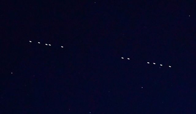Gece Göğünde Uzay Dansı: Starlink Uyduları Adilcevaz’ı Aydınlattı