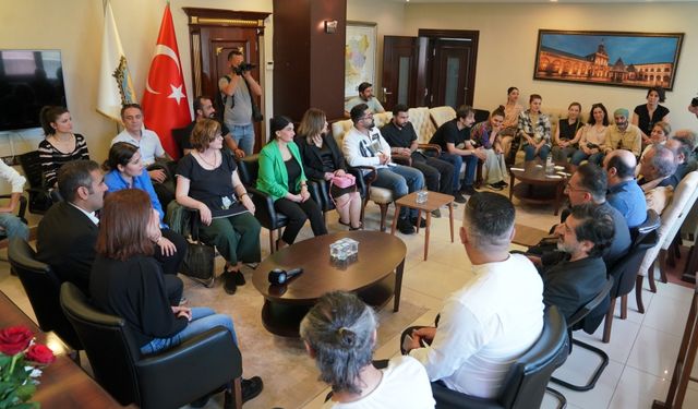 Diyarbakır Büyükşehir Belediyesi Eş Başkanları tebrikleri kabul etti!