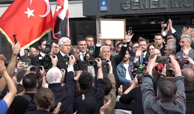 Mustafa Bozbey mazbatasını aldı: Bursaspor'a destek çağrısı!