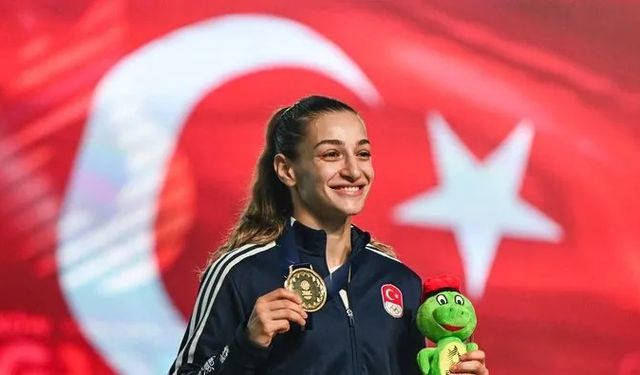 Busenaz Çakıroğlu üçüncü kez Avrupa şampiyonu oldu
