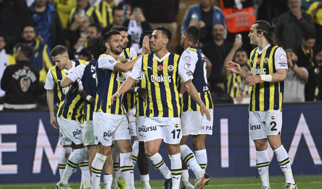 Derbi zaferi Fenerbahçe'nin: Fenerbahçe 2-1 Beşiktaş
