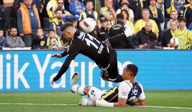 Fenerbahçe, İrfan Can Kahveci'nin golüyle zafere yaklaşıyor!