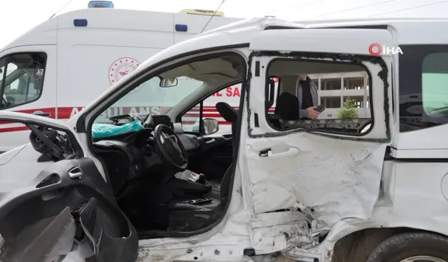 Kırıkkale'de evde sağlık hizmeti aracı kazası: 6 yaralı!