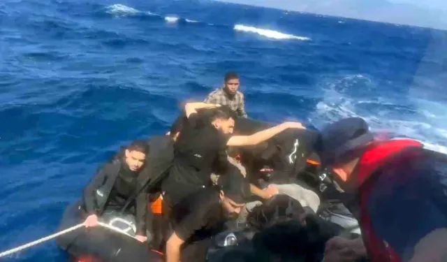 Yunanistan'ın ihlali devam ediyor: 27 göçmen daha Türk Sahil Güvenlik tarafından kurtarıldı!