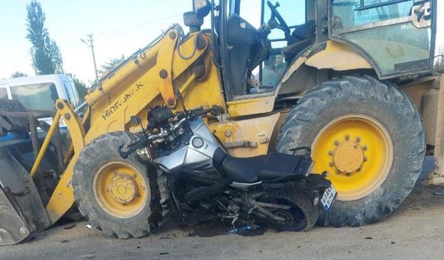 Aksaray'da kepçe ile motosiklet çarpıştı: 1 ölü!