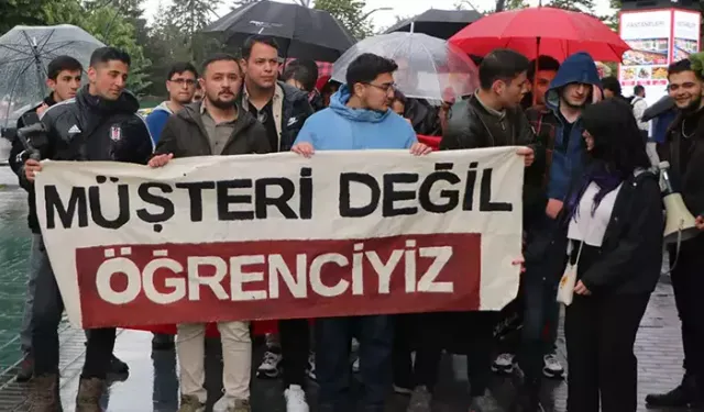 Bolu'da öğrenci otobüs zammına tepkiler: "Müşteri değil öğrenciyiz!"