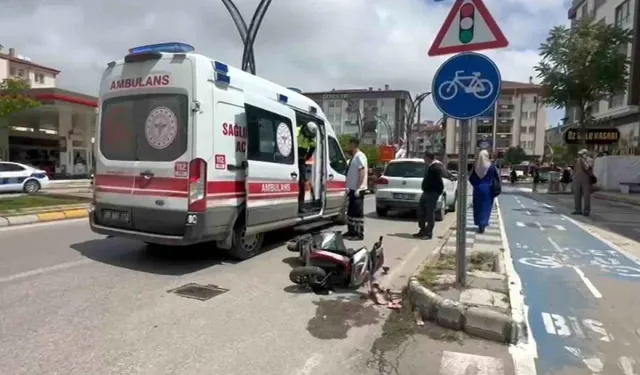 Aksaray'da motosiklet kazası: Genç sürücü ani manevra sonucu yaralandı!