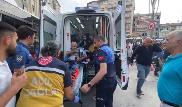 Elazığ'da otobüsten düşen yolcunun ayağı tekerleğin altında kaldı!