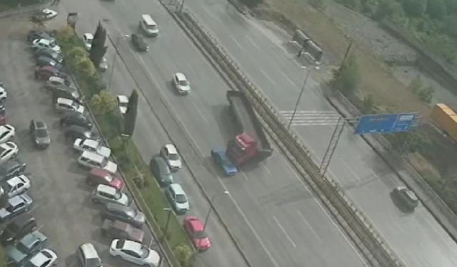 Karabük'te makaslama yapan tır otomobile çarptı: 1 yaralı!