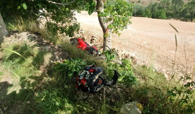 Burdur'da feci motosiklet kazası: Genç sürücü hayatını kaybetti