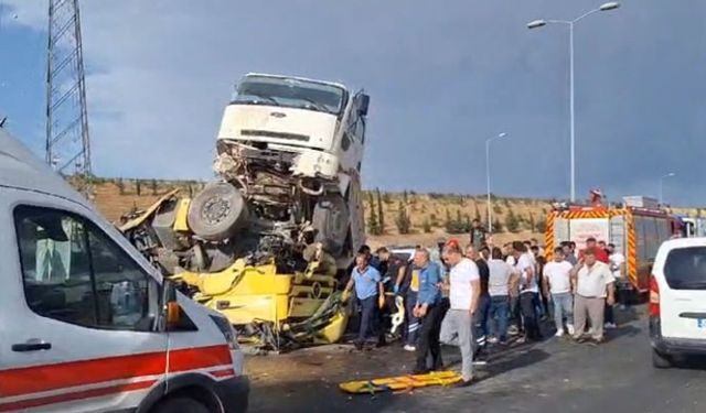 Gaziantep'te kamyon TIR'ın üzerine çıktı: 1 ölü, 2 yaralı