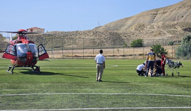 Darende'de kalp krizi geçiren kadın ambulans helikopter ile hastaneye nakledildi