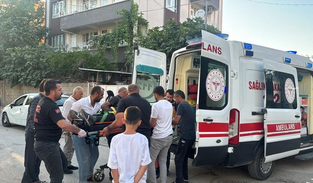 Adıyaman'da motosiklet ile otomobil çarpıştı: 1’i ağır 2 yaralı!