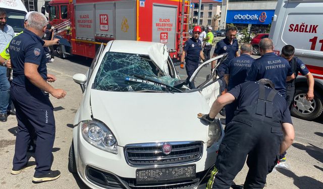 Trafik dehşeti Elazığ'da: Otomobil tır ile çarpıştı