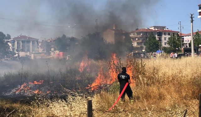 Polisin dikkati facianın önüne geçti: Çorlu'da yangın söndürüldü