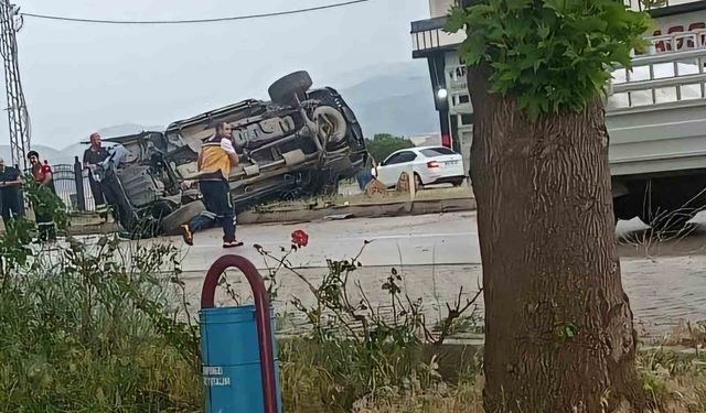 Elazığ'da otomobil takla attı: 2 kişi yaralandı!